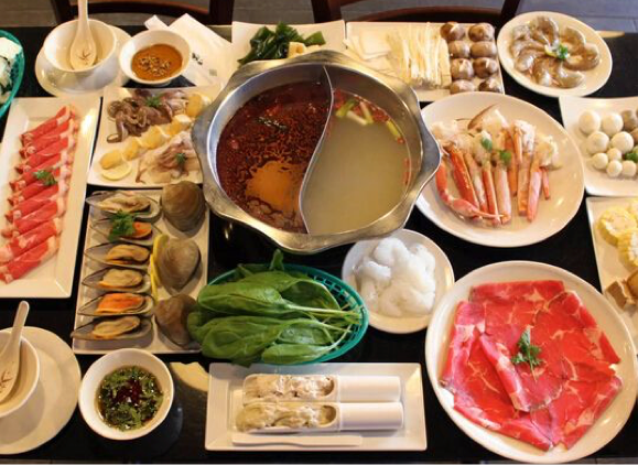 好哇帮火锅加盟 鸳鸯锅与菜品