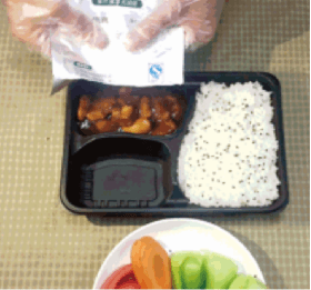 快餐加盟费用 菜肴包放入